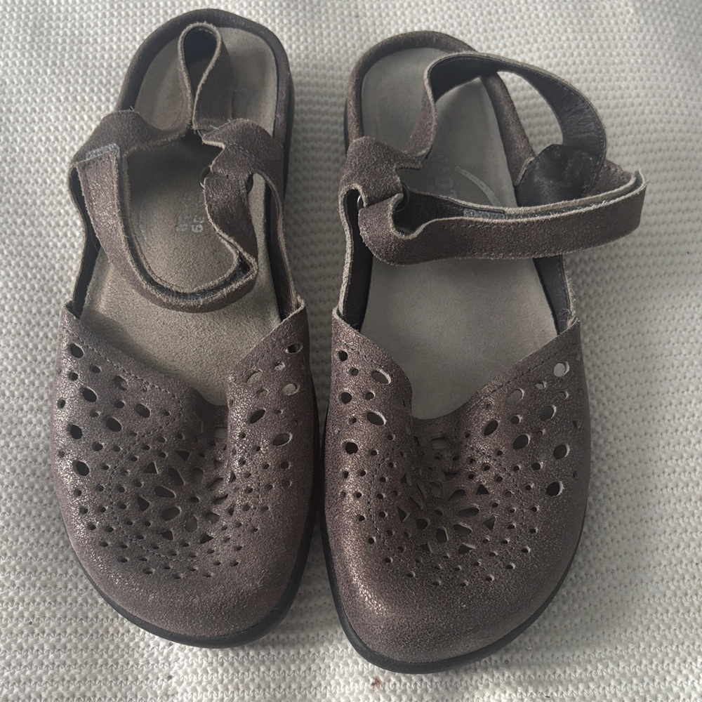 Naot Women's Brown Perforated Flats
